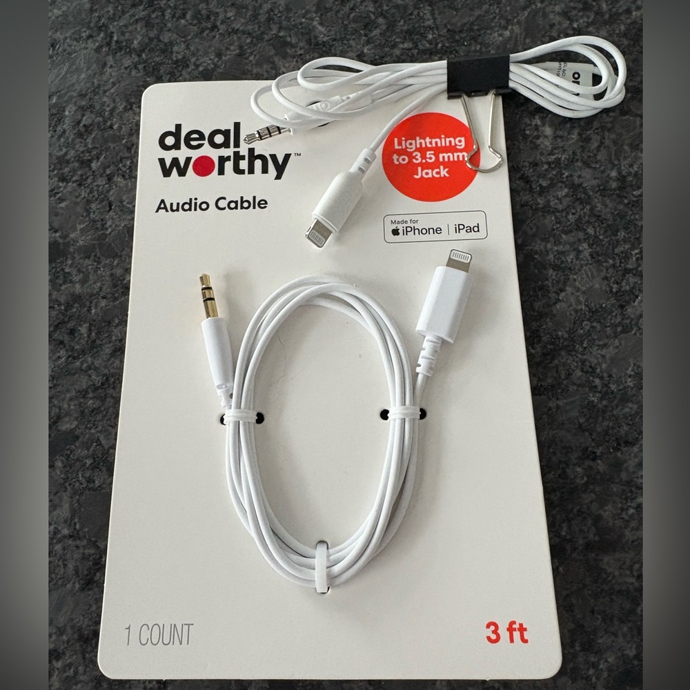 White Lightning to 3.5mm Audio Cable (2)